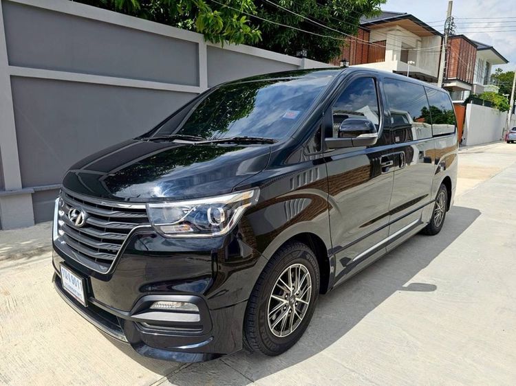 รถ Hyundai H-1  2.5 Elite สี ดำ