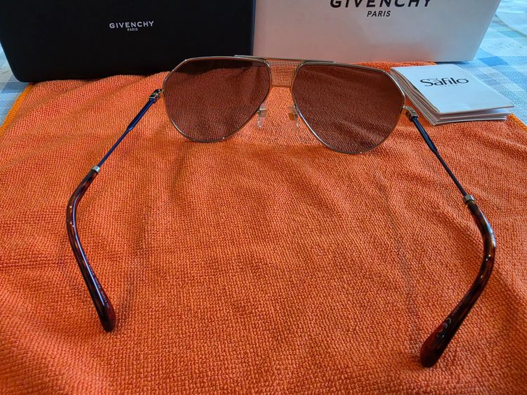 แว่นกันแดด Givenchy ของใหม่ ไม่ผ่านการใช้งาน