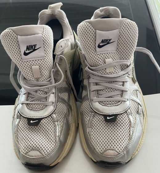 ขายถูก Nike V2K Run สี og นิยม สภาพดี ใส่นุ่มเบาสบาย size 43-275-280cm ของแท้ รูปที่ 3