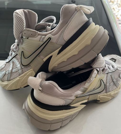 ขายถูก Nike V2K Run สี og นิยม สภาพดี ใส่นุ่มเบาสบาย size 43-275-280cm ของแท้ รูปที่ 2