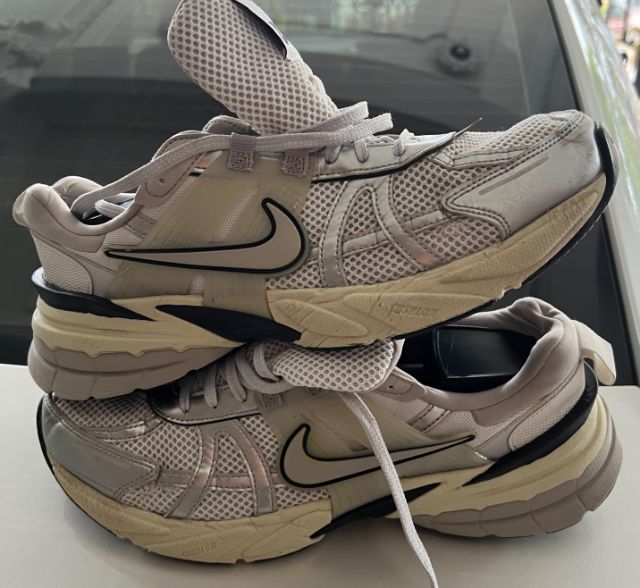 ขายถูก Nike V2K Run สี og นิยม สภาพดี ใส่นุ่มเบาสบาย size 43-275-280cm ของแท้ รูปที่ 4