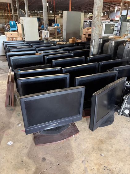 ขายเหมาทีวี Panasonic VIERA LCD TV รุ่น TX-32LE7T ขนาด 32 นิ้ว