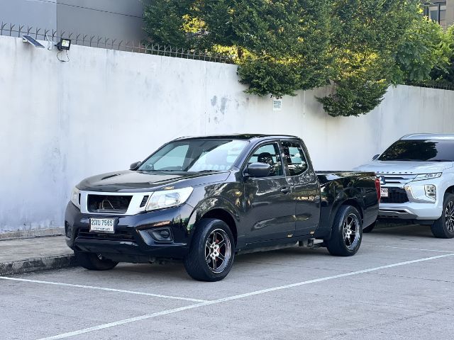 Nissan Navara 2018 2.5 E Pickup ดีเซล ไม่ติดแก๊ส เกียร์ธรรมดา ดำ