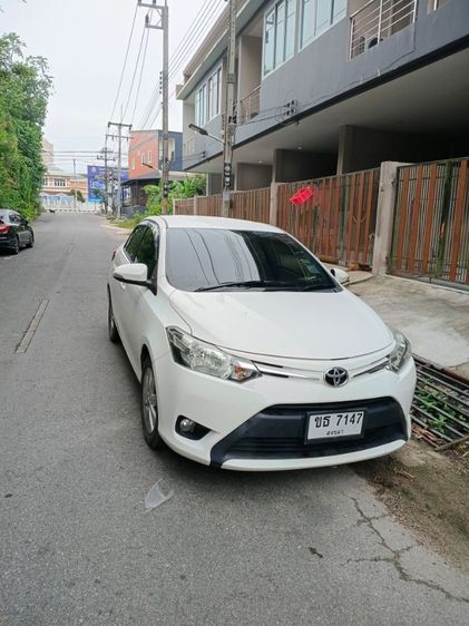 รถ Toyota Vios 1.5 E สี ขาว