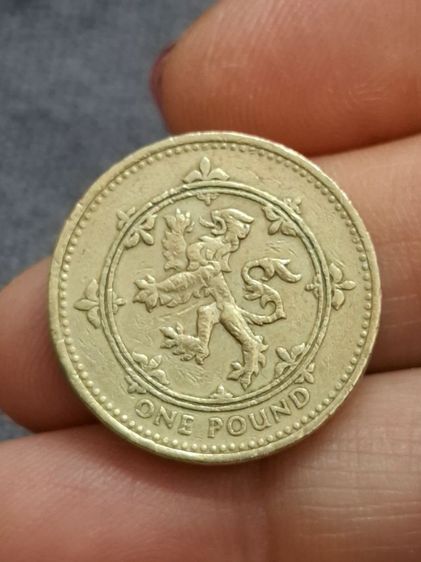 เหรียญ 1 ปอนด์ (One Pound Coin) จากสหราชอาณาจักร ผลิตขึ้นในปี 1994 รูปที่ 3
