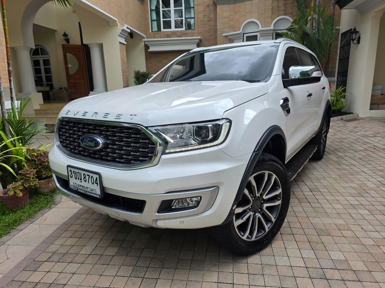 รถ Ford Everest 2.0 Titanium Plus สี ขาว
