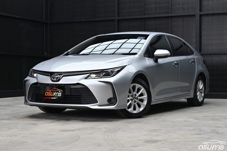 รถ Toyota Altis 1.6 G สี บรอนซ์เงิน