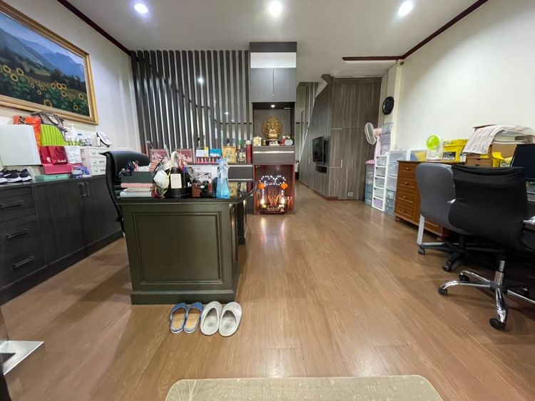 อื่นๆ มีบางส่วน สร้างเสร็จก่อน 2010 ขายหรือเช่าบ้านทาว์นเฮาส์ 25 ตร.ว. 4 ชั้นหมู่บ้านศรีไทยวิลล่า พระราม 3 รูปที่ 3