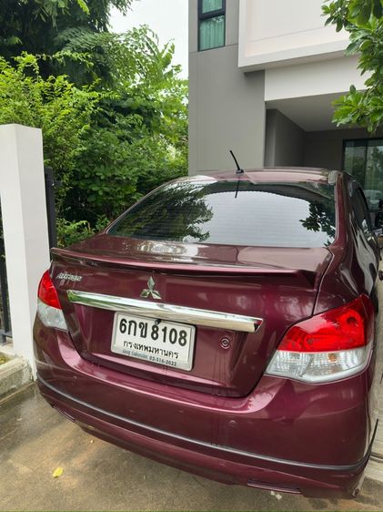 รถ Mitsubishi Attrage 1.2 GLS สี ม่วง