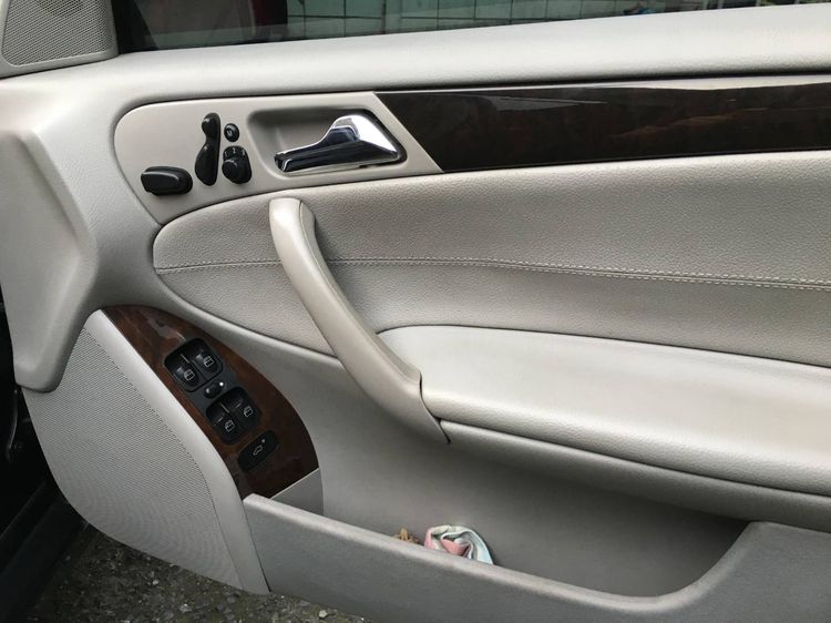 Mercedes-Benz C-Class 2005 C180 Kompressor Sedan เบนซิน ไม่ติดแก๊ส เกียร์อัตโนมัติ ดำ รูปที่ 4