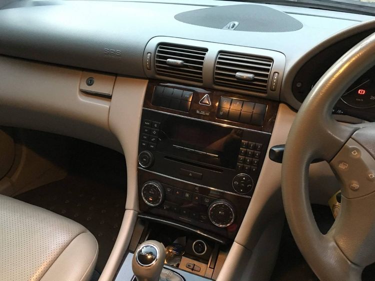 Mercedes-Benz C-Class 2005 C180 Kompressor Sedan เบนซิน ไม่ติดแก๊ส เกียร์อัตโนมัติ ดำ รูปที่ 3