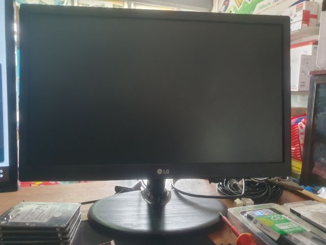 ขายจอLED.19นิ้ว VGA.port 60 Hz.