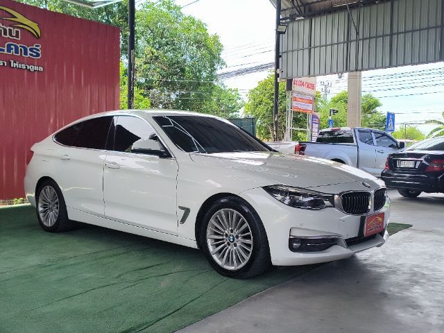 รถ BMW Series 3 320d สี ขาว