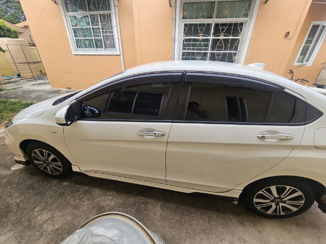 รถ Honda City 1.5 V i-VTEC สี ขาว