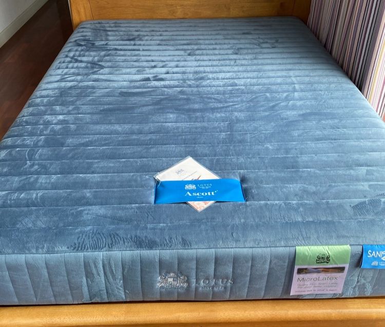 อื่นๆ ชุดเครื่องนอน  อัปเกรดการนอนระดับพรีเมียม Premium Sleep Upgrade ที่นอน LOTUS รุ่น ASCOTT Queen Size 5'