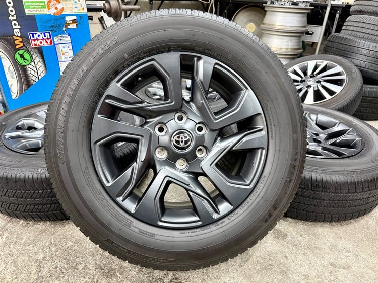 18" ล้อแม็ก TOYOTA LEADER ขอบ 18” ถอดป้ายแดง ยาง DUNLOP 265-60R18 ปี 25 ตุ่มหน้ายางยังอยู่