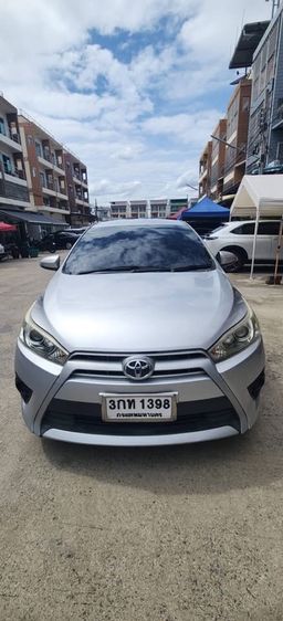 รถ Toyota Yaris 1.2 G สี เงิน