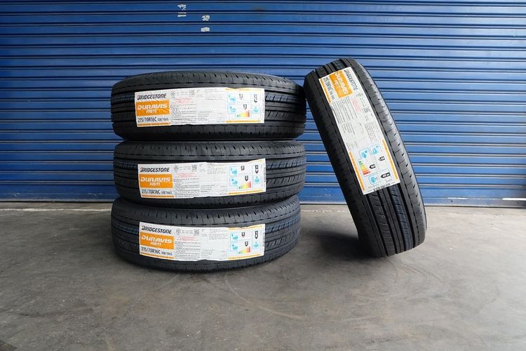 🏆 ยางใหม่ Bridgestone รุ่น Duravis R611 ขนาด 215 70R16 ปี26 
