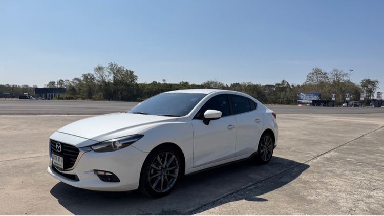 รถ Mazda Mazda3 2.0 SP สี ขาว