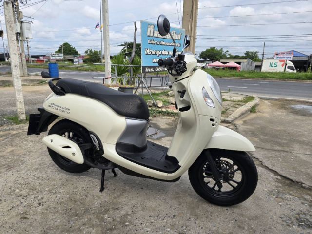 ขายด่วน honda scoopy ปี 2022 ไมล์ 2000 รูปที่ 6