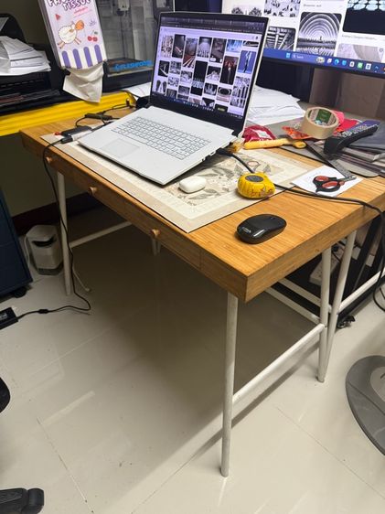 น้ำตาล ไม้ โต๊ะคอมพิวเตอร์ โต๊ะทำงานอีเกีย