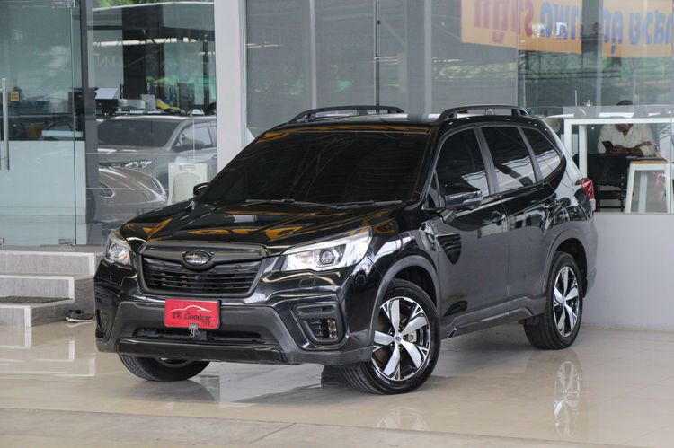 รถ Subaru Forester 2.0 i-S EyeSight สี ดำ