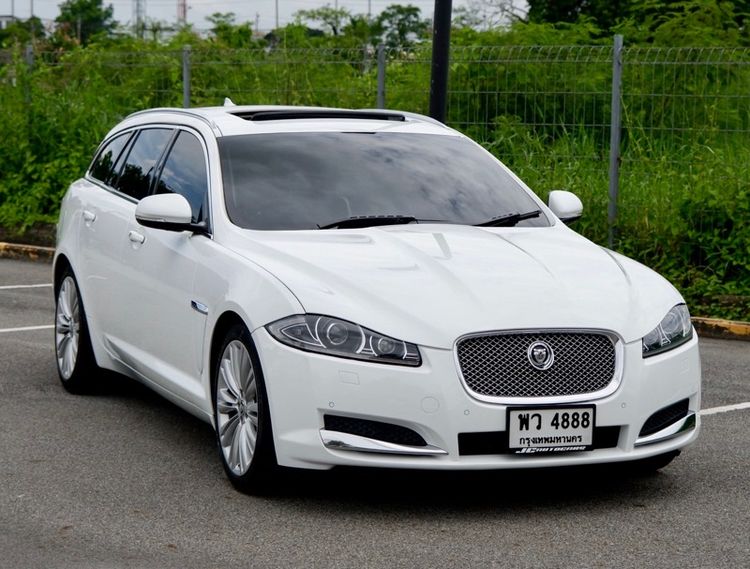 รถ Jaguar XF-Series 2.2 สี ขาว
