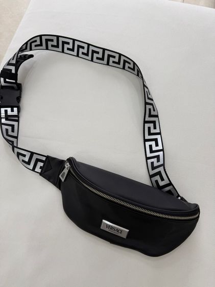(New) VERSACE กระเป๋าสะพาย Cross body รูปที่ 2