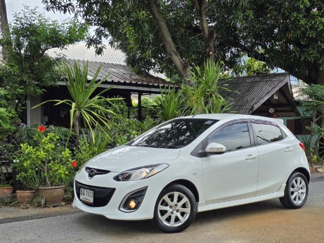 รถ Mazda Mazda 2 1.5 Spirit Sports สี ขาว
