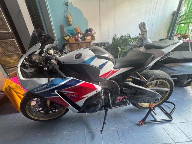 CBR1000RR เปลี่ยนสัญญาผ่อนต่อ