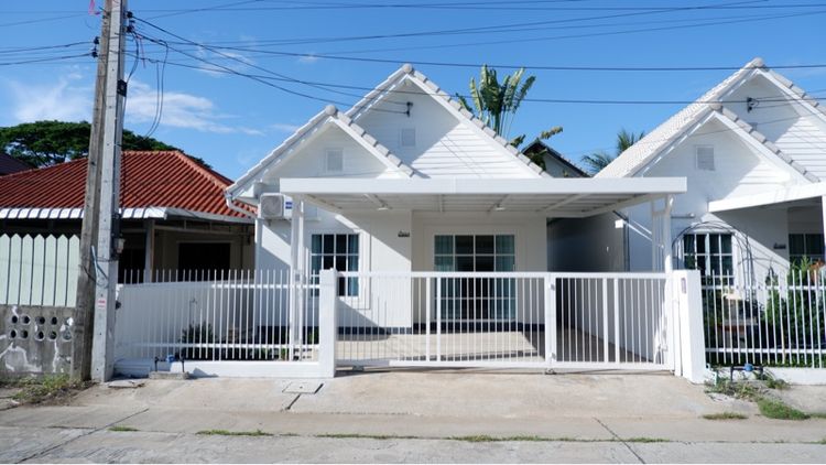 บ้านโซนหน้าโรงเรียนบ้านสันกำแพง