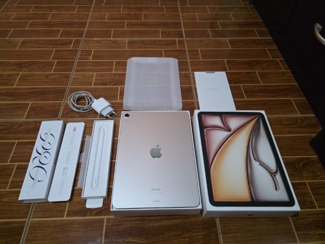 128 GB Ipad Air 11 WiFi 128GB (M2) และ Apple Pencil Pro