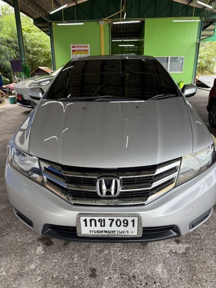 Honda city 1.5 v 2012 เข้าศูนย์ ประกันชั้น1