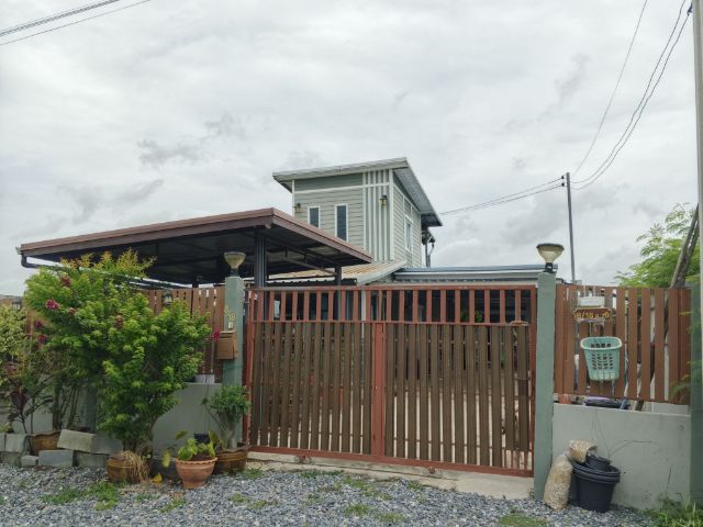 ที่ดินพร้อมบ้าน 2 หลัง