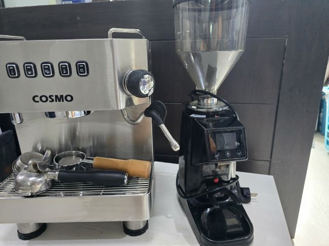 เครื่องชงกาแฟ และ เครื่องบด