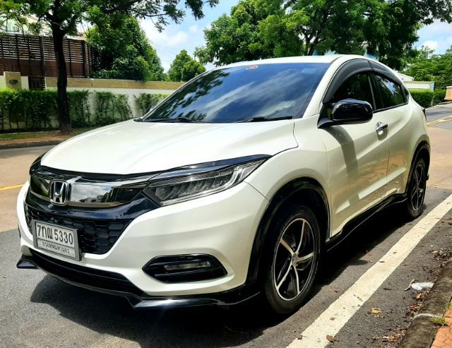 รถ Honda HR-V 1.8 E สี ขาว