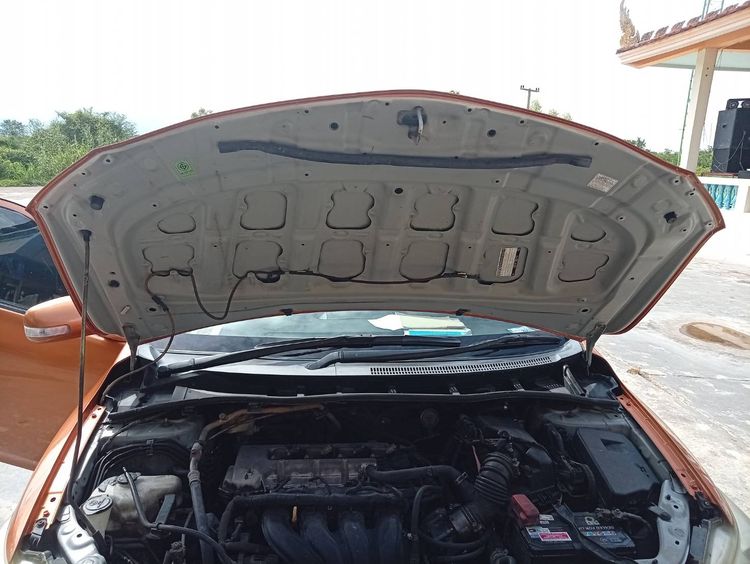 Toyota Corolla 2012 1.6 Sedan เบนซิน NGV เกียร์ธรรมดา ส้ม รูปที่ 4