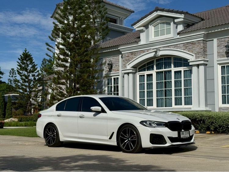 รถ BMW Series 5 520d สี ขาว