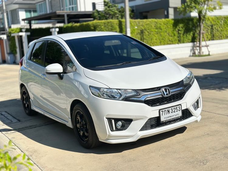 รถ Honda Jazz 1.5 SV i-VTEC สี ขาว