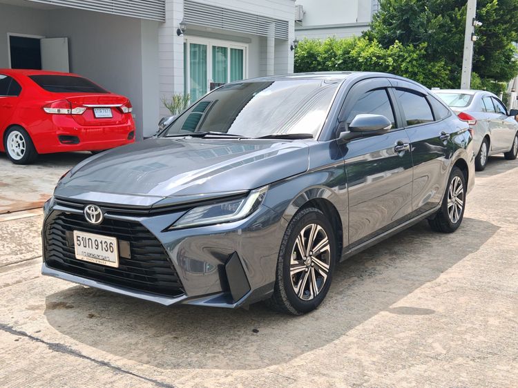 รถ Toyota Yaris ATIV 1.2 Smart สี เทา