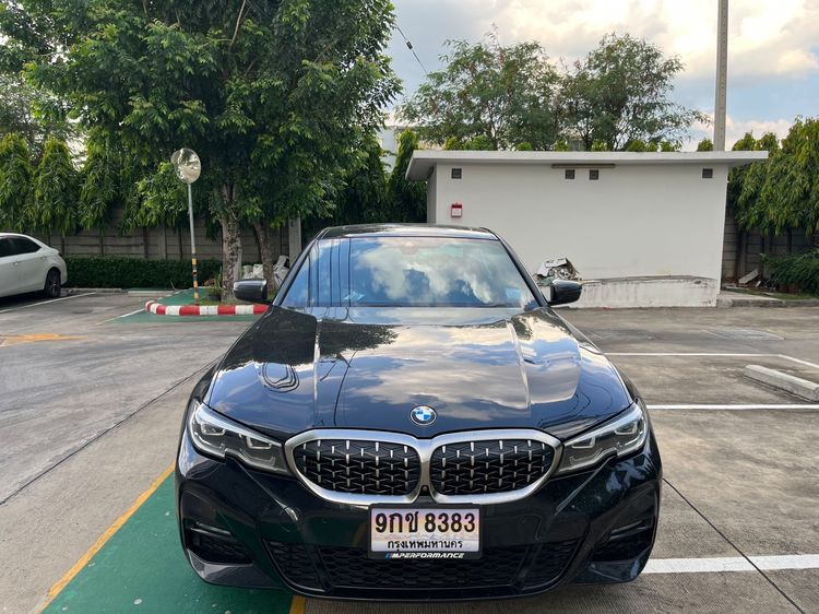 รถ BMW Series 3 330e สี ดำ