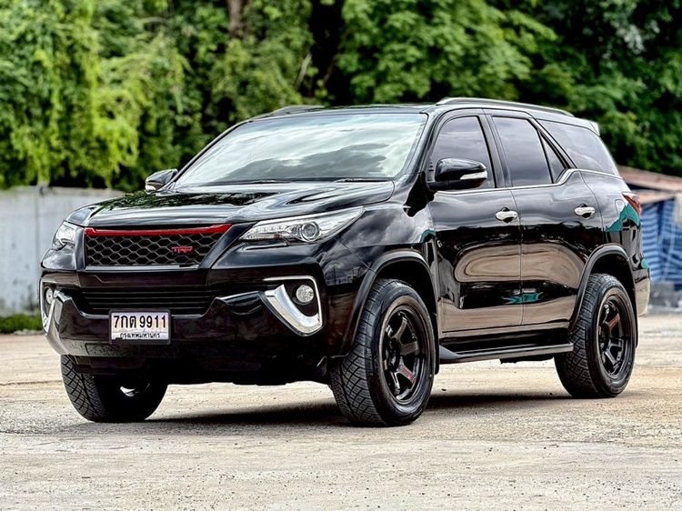 รถ Toyota Fortuner 2.8 V 4WD สี ดำ