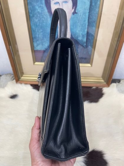 Givenchy Top Handle Bag หนังสวย กระเป๋าวินเทจ สภาพดี 1,250 บาท รูปที่ 9