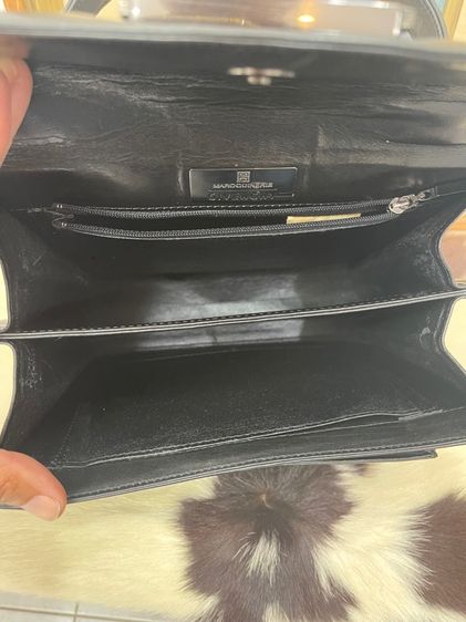 Givenchy Top Handle Bag หนังสวย กระเป๋าวินเทจ สภาพดี 1,250 บาท รูปที่ 16
