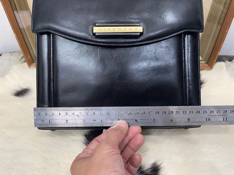 Givenchy Top Handle Bag หนังสวย กระเป๋าวินเทจ สภาพดี 1,250 บาท รูปที่ 12