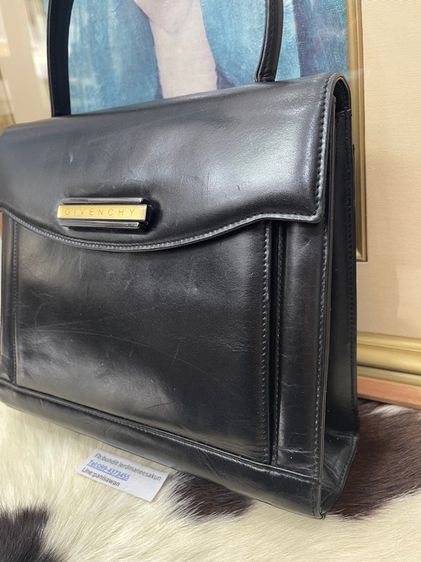 Givenchy Top Handle Bag หนังสวย กระเป๋าวินเทจ สภาพดี 1,250 บาท รูปที่ 3
