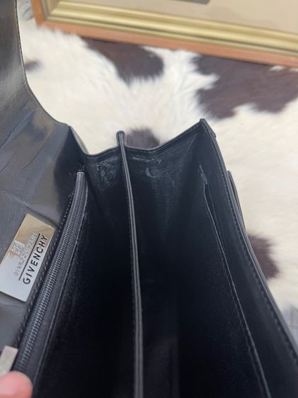 Givenchy Top Handle Bag หนังสวย กระเป๋าวินเทจ สภาพดี 1,250 บาท รูปที่ 18