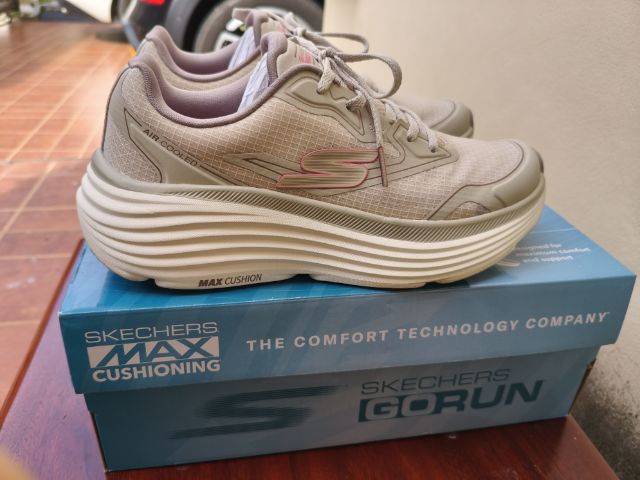 Skechers ผู้หญิง ไซส์ us 8 สภาพใหม่ รูปที่ 3