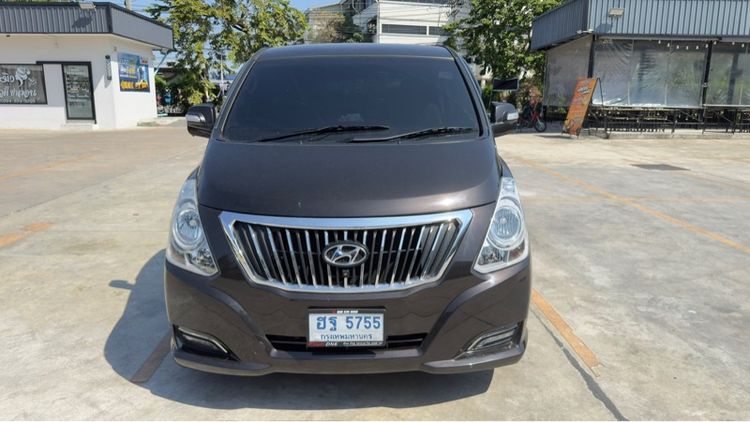 รถ Hyundai H-1  2.5 Deluxe สี น้ำตาล