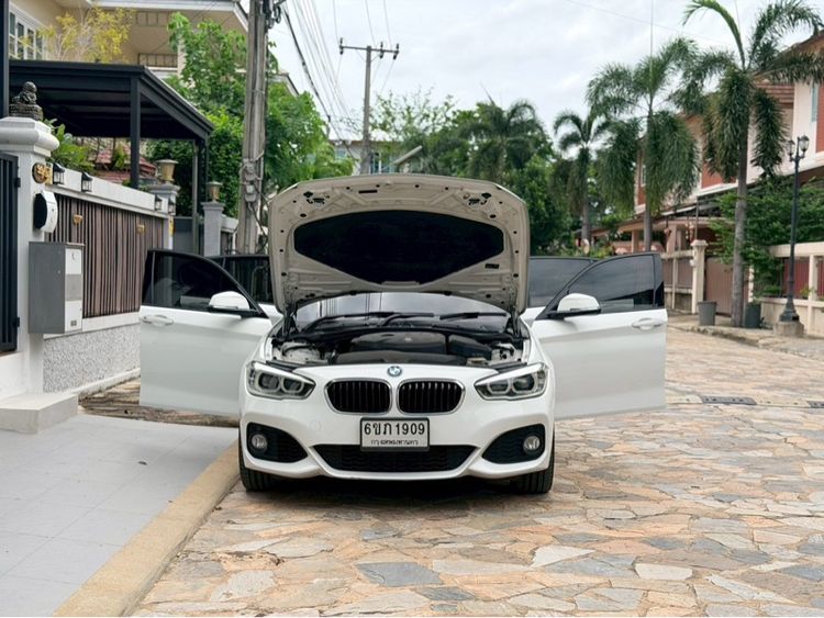 รถ BMW Series 1 118i สี ขาว